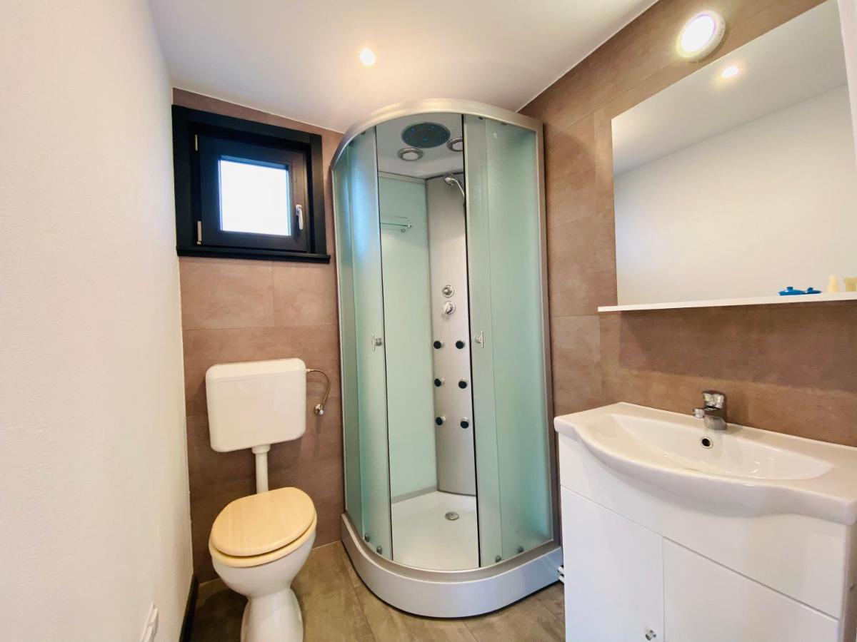 Pixel - Tiny Campus Villa Tîrgu Secuiesc Dış mekan fotoğraf