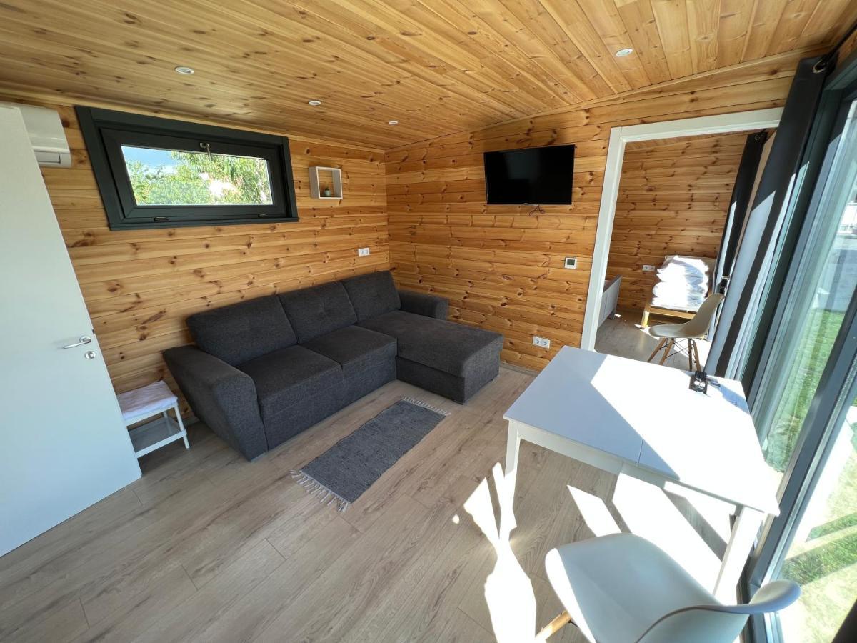 Pixel - Tiny Campus Villa Tîrgu Secuiesc Dış mekan fotoğraf