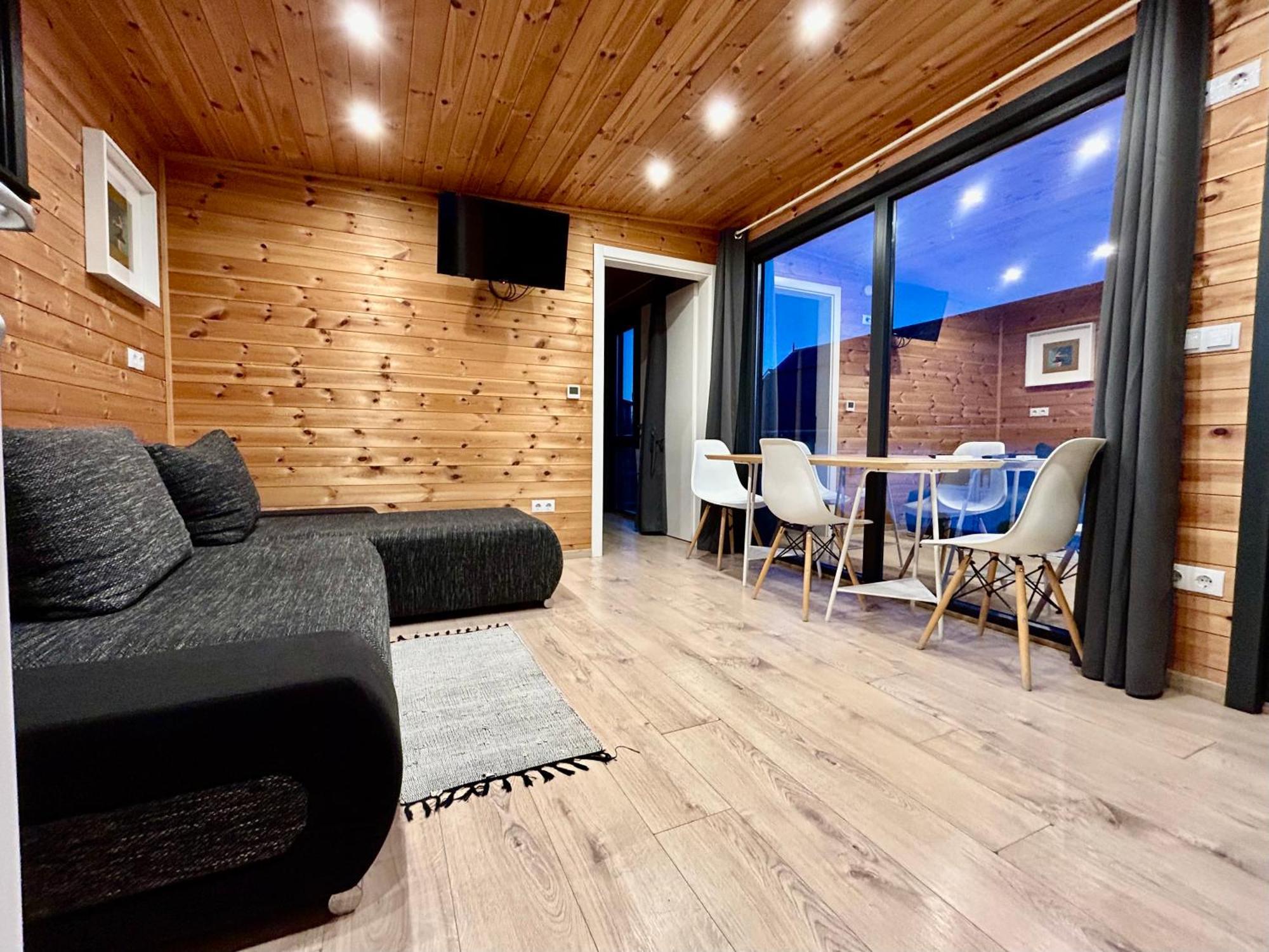 Pixel - Tiny Campus Villa Tîrgu Secuiesc Dış mekan fotoğraf